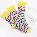 Pas cher drôle motif coloré 100% coton hommes chaussettes en gros